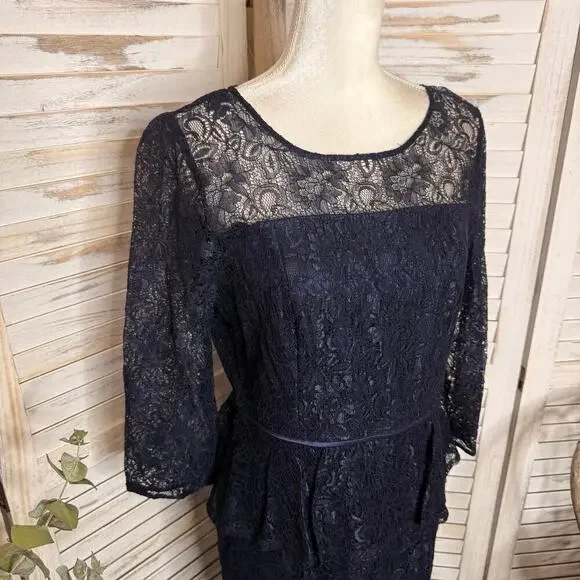 ADRIANNA PAPELL 12 Women's Lace Overlay Sheath Dress Peplum Navy Cocktail Short - Picture 7 of 14